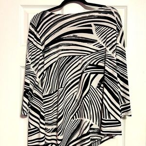 Rarely Worn Chico’s Size 3 Asymmetrical Tunic Top Zebra Print